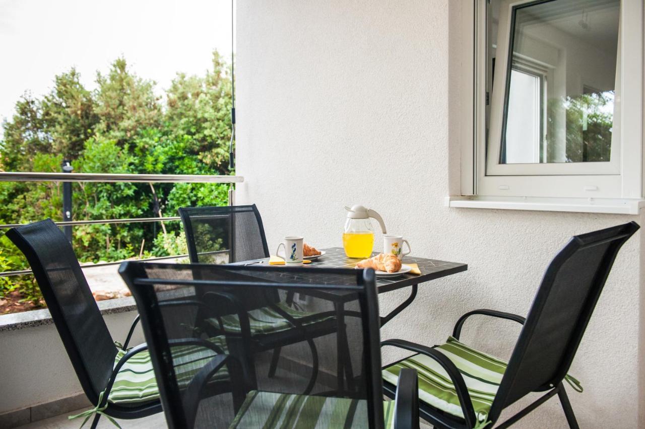 Apartments Jedro Petrcane Exterior photo