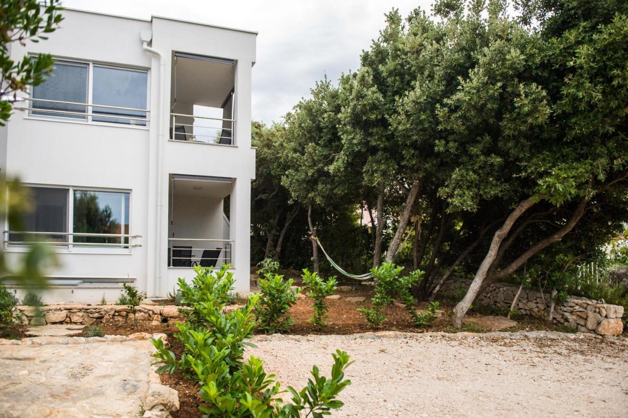 Apartments Jedro Petrcane Exterior photo